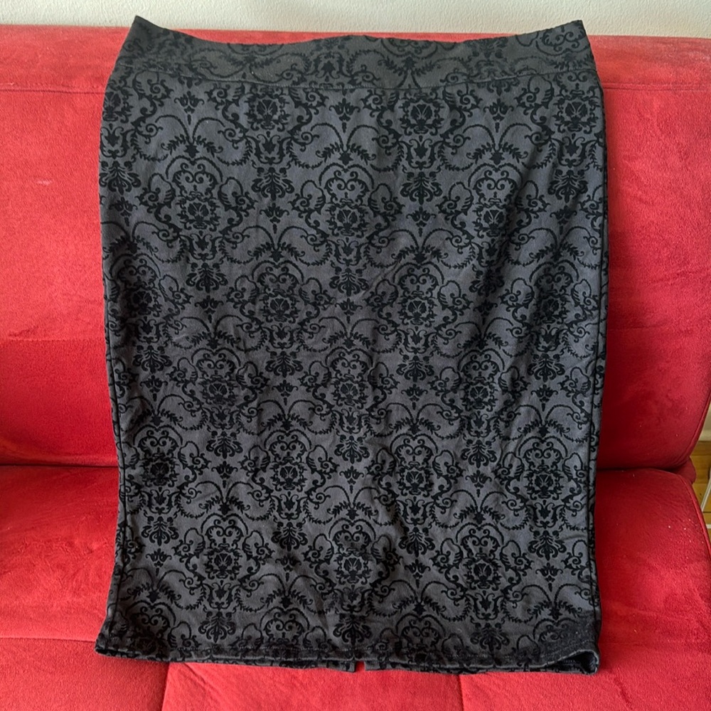 Plus Black pencil skirt